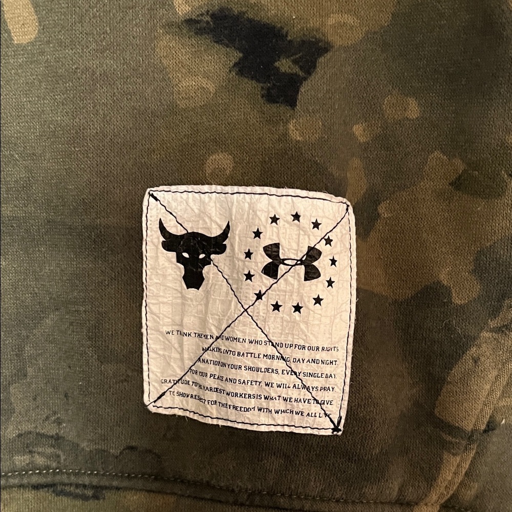 Under Armour Project Rock USA Camo Loose Fit Pullover Sweatshirt Women’s XL - Picture 4 of 11